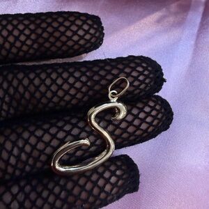 S pendant 18 karats gold